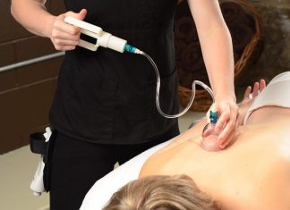 Masaż brzucha chińską bańką masaż pleców bańką chińską