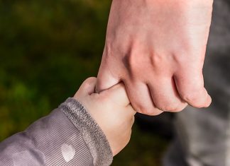 Czytniki e-book – pomysł na odciążenie dziecięcych kręgosłupów