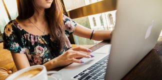 Trudna sztuka dbania o dłonie i paznokcie damskie