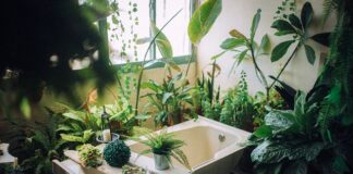 Jak tanio zabudować wannę?