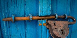 Jak się nazywa to co chroni przed słońcem w samochodzie?