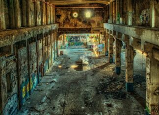 Czym usunąć brud z ociekacza?