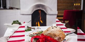 Czy warto przykrywać samochód plandeka?