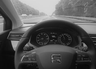 Jak założyć tempomat?