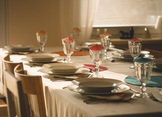 Jaki materiał na serwetki bankietowe? Jaki materiał na serwetki bankietowe?
