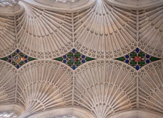 Ile wentylatorów w obudowie? Ile wentylatorów w obudowie?