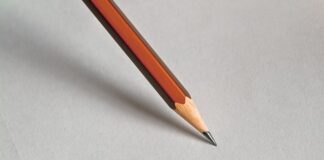 Czy trzeba usuwać starą farbę?