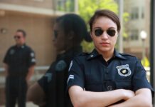 Czy policjant po służbie może mieć broń? Czy policjant po służbie może mieć broń?