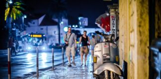 Ile pali skuter 125 na 100km?