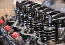 Czy sprężyny obniżające są twardsze?