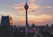 Czym kleić folie do oczka wodnego? Czym kleić folie do oczka wodnego?