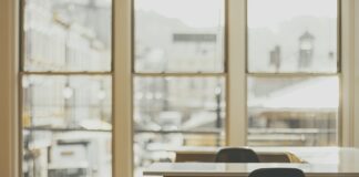 Dlaczego okna plastikowe parują od środka?