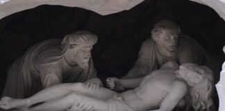 Jak założyć osłonę przeciwsłoneczną na szybę samochodu?