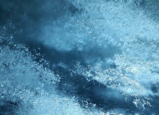 Jaka osłona przeciwsłoneczna na obiektyw?