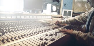 Ile trwa wymiana tłumika środkowego?