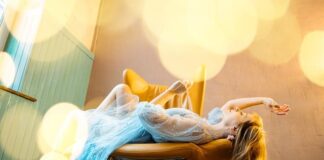 Jak zawiesić ciężki obraz na ścianie?