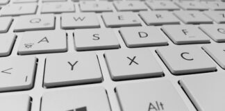 Jak wkopać obrzeże trawnikowe faliste?