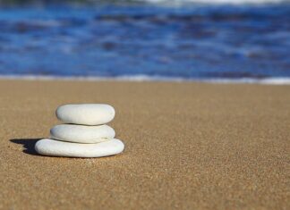 Jak zrobić obrzeże z kamienia polnego? Jak zrobić obrzeże z kamienia polnego?