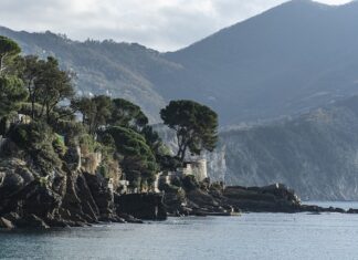 Ile kosztuje ułożenie obrzeża z kostki granitowej? Ile kosztuje ułożenie obrzeża z kostki granitowej?