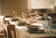 Jak składać serwetki na stół wigilijny? Jak składać serwetki na stół wigilijny?