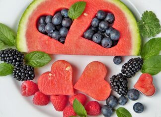 Jak usunąć folie przeciwsłoneczną z szyby?