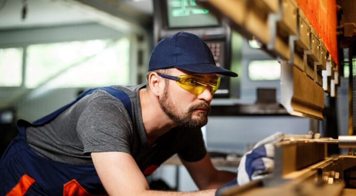Jak działają tokarki pionowe? Jak działają tokarki pionowe